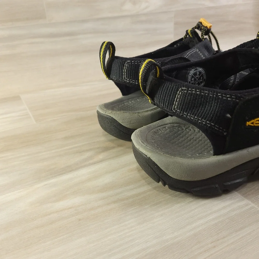 KEEN Newport H2 Sandals Mens Size 9 Black Hiking Water Shoes 1001907